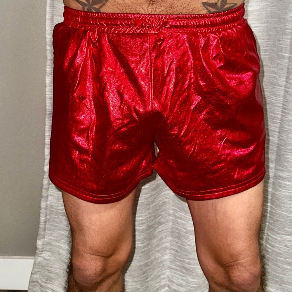 Metallic Shorts with Pockets (red) - Picture 3 of 5